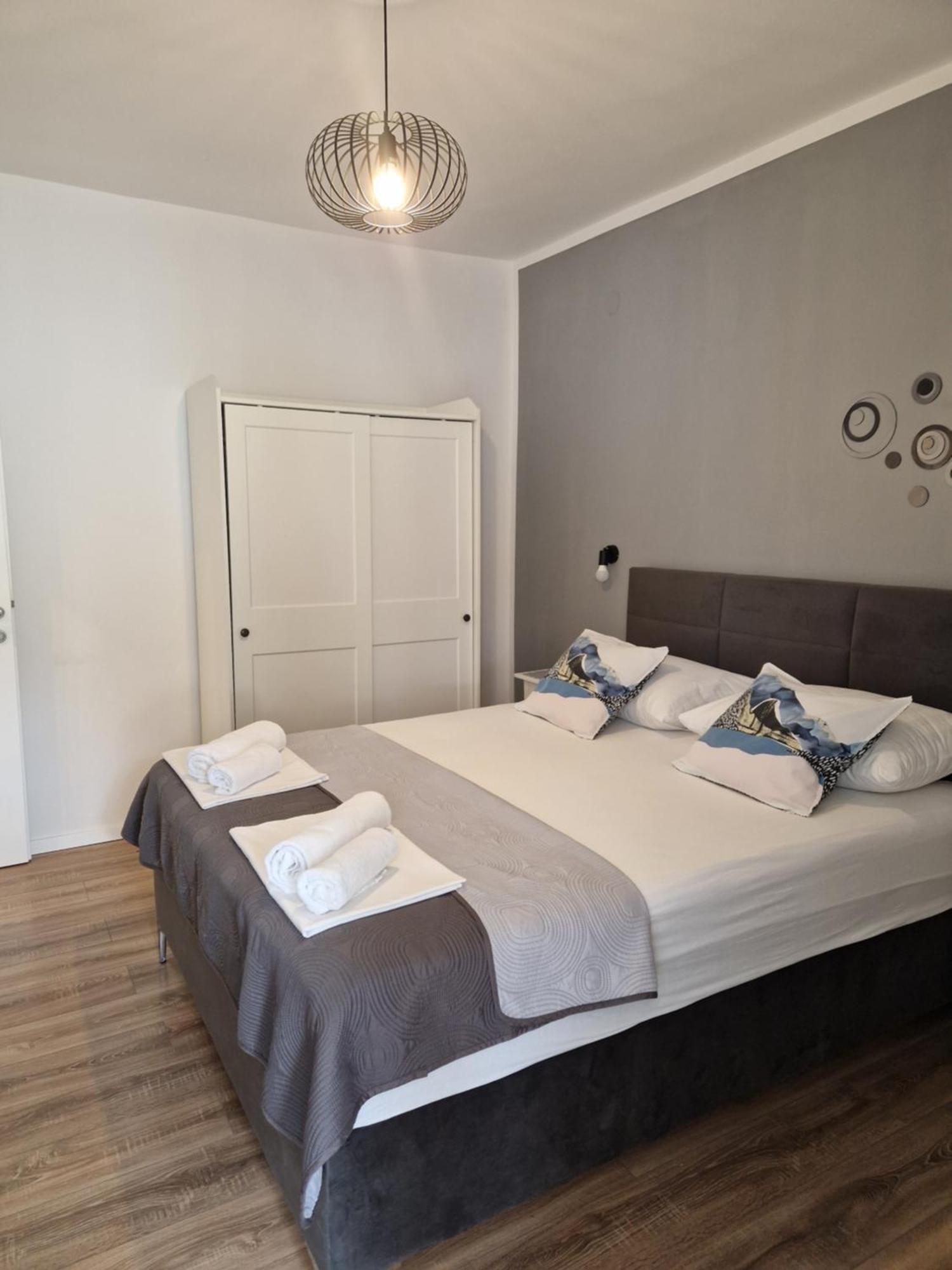 Apartments Jadranka Novalja Eksteriør bilde